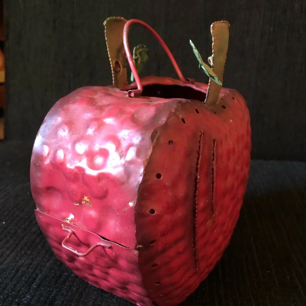 8065 Metal Apple Tea Light Candle holder Hangs Or Table/Desktop Grandma Cottage
